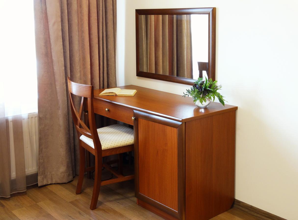 Henry Ford Mini Hotel Odesa Exterior foto